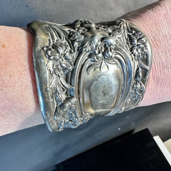 Antique Victorian Floral Silver plated Art Nouveau Cuff Goddess Wide Bracelet - Picture 10 of 14